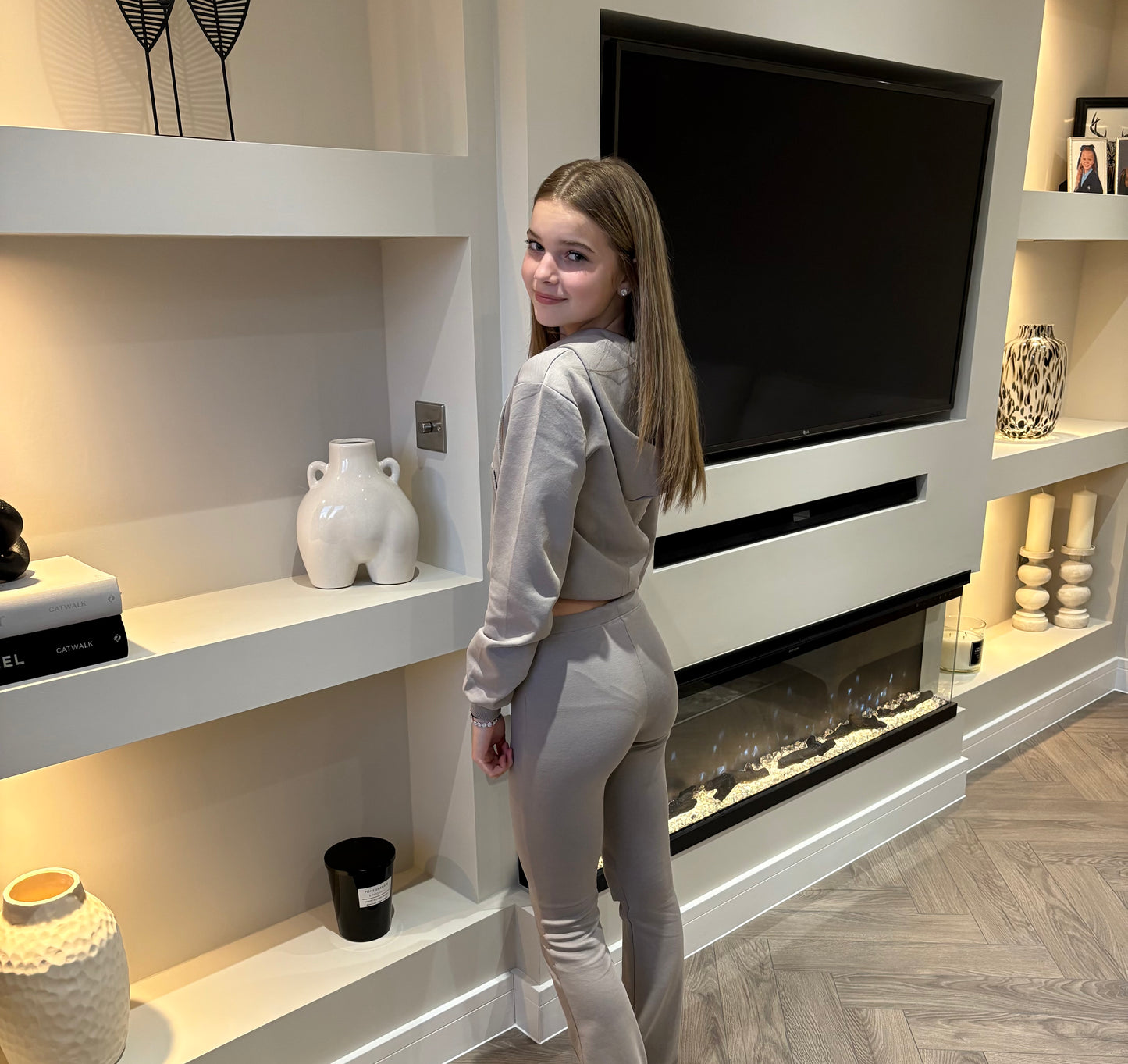 Cropped Hoody Lougesuit in Mocha