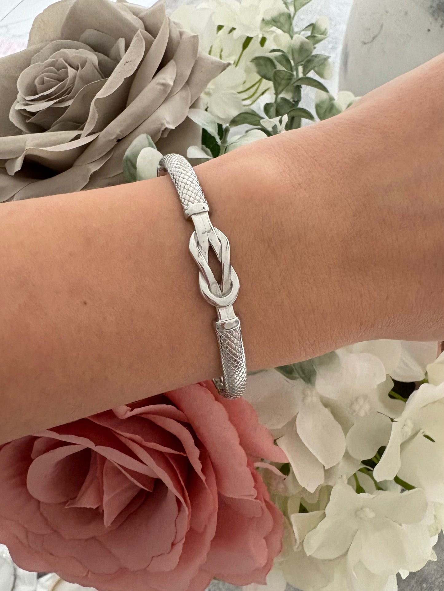 Knot Bangle in Silver