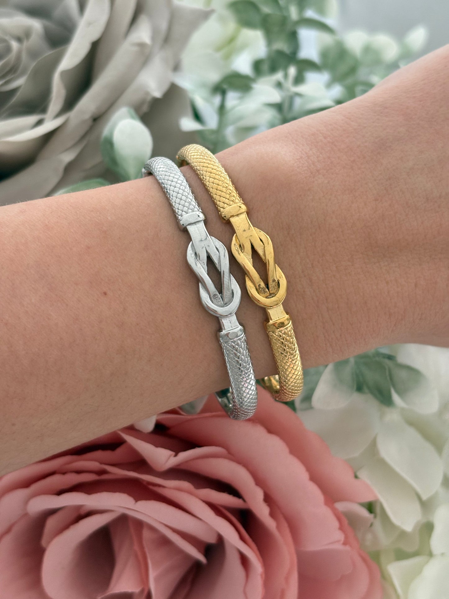 Knot Bangle in Silver