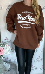 New York Sweatshirt in Brown