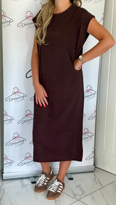 Sleeveless Ribbed Midi Dress in Brown