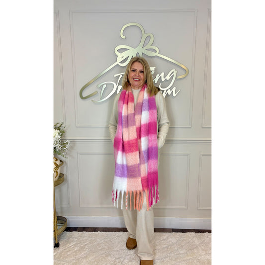 Super Soft Checked Scarf in Pink